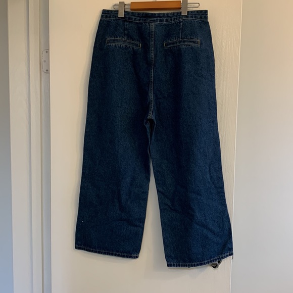 Brand new wide leg cropped jeans. - Picture 2 of 4